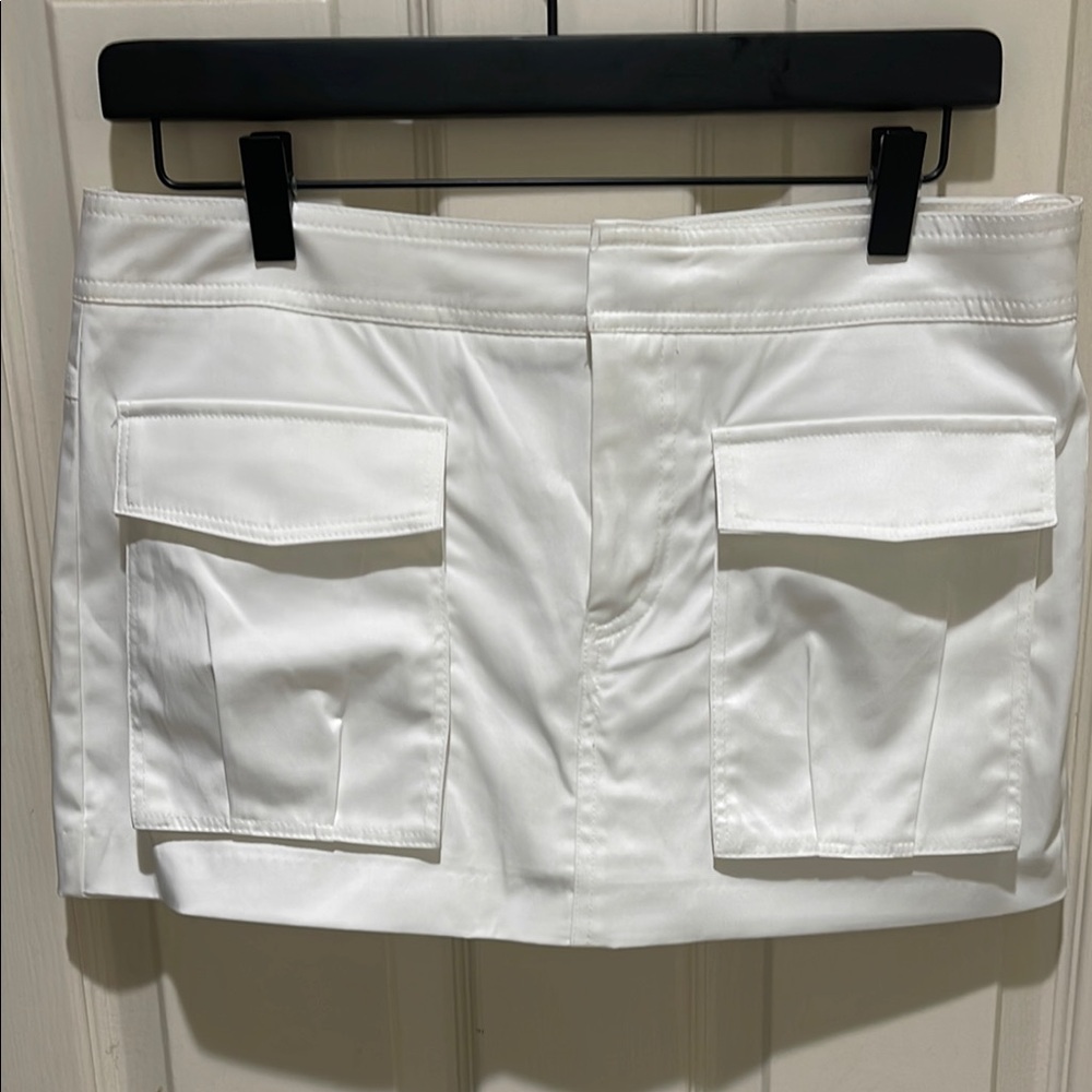 Zara NWT White Women's low to mid rise SKORT Cargo Patch Pockets Size M